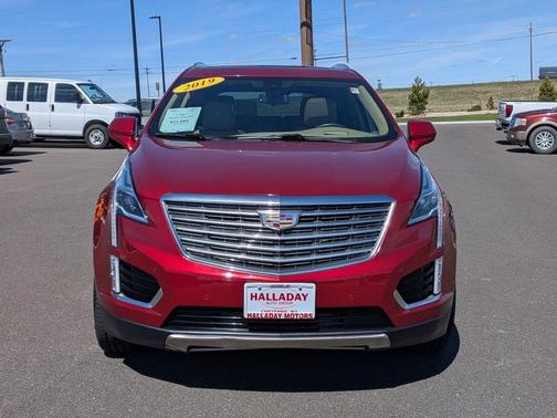 Red Horizon Tintcoat 2019 Cadillac XT5 Platinum
