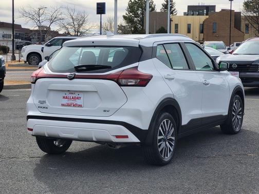 2023 Nissan Kicks SV
