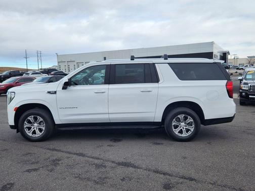 2022 GMC Yukon XL SLE