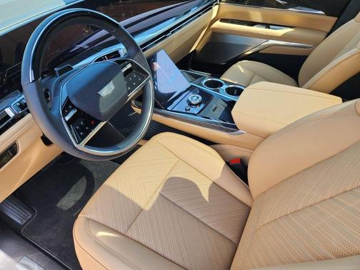 2025 Cadillac Escalade IQ Luxury