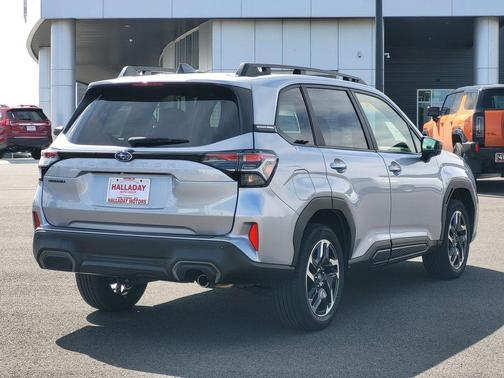 Ice Silver Metallic 2025 Subaru Forester Limited