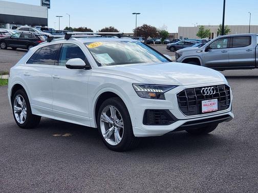 2023 Audi Q8 Premium