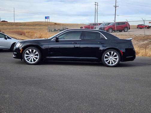2018 Chrysler 300 Touring
