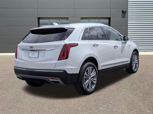 Crystal White Tri-Coat 2026 Cadillac XT5 Premium Luxury