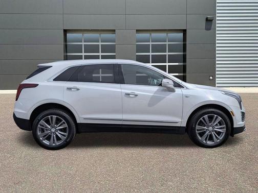 Crystal White Tri-Coat 2026 Cadillac XT5 Premium Luxury