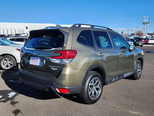 2023 Subaru Forester Premium