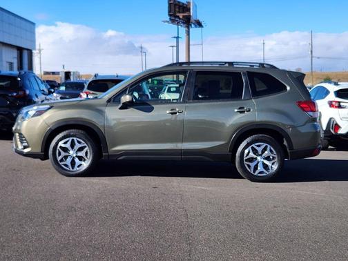 2023 Subaru Forester Premium