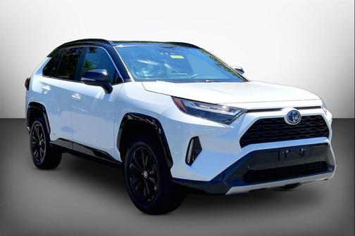 Blizzard Pearl/Midnight Black Metallic 2022 Toyota RAV4 Hybrid SE
