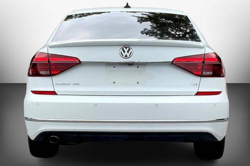 2018 Volkswagen Passat 2.0T SEL Premium