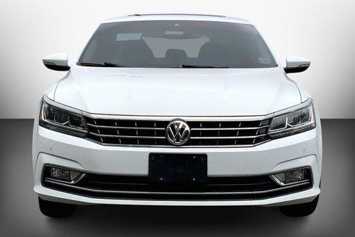 2018 Volkswagen Passat 2.0T SEL Premium