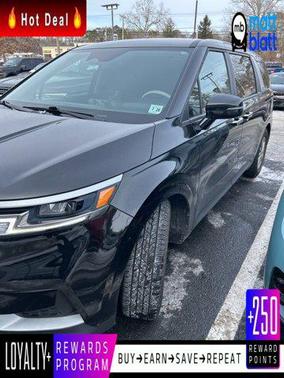 2024 Kia Carnival LX