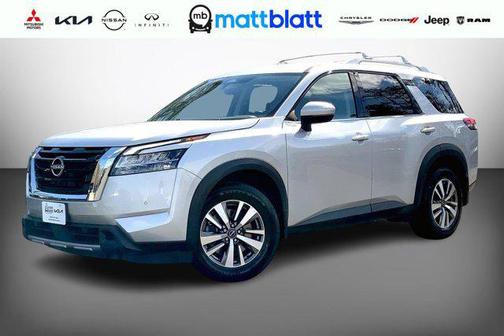 2023 Nissan Pathfinder SL