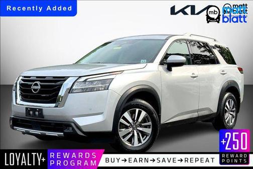 2022 Nissan Pathfinder SL 4WD
