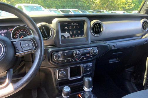 2022 Jeep Gladiator Sport