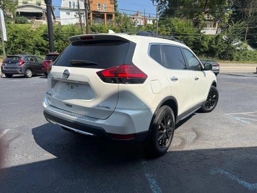 2017 Nissan Rogue SV