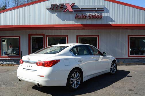 2015 INFINITI Q50 Premium