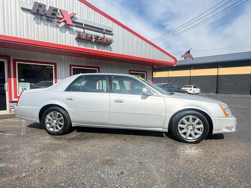 Radiant Silver Metallic 2011 Cadillac DTS Premium Collection