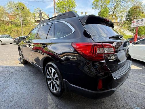 Crystal Black Silica 2015 Subaru Outback 3.6R Limited