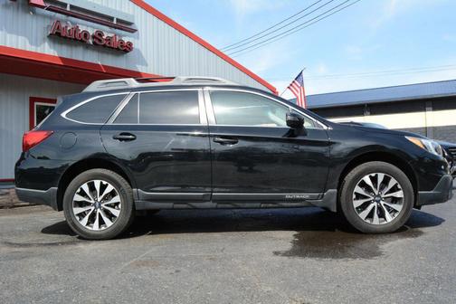Crystal Black Silica 2015 Subaru Outback 3.6R Limited