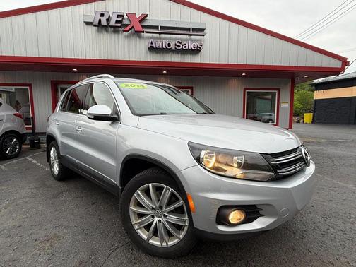 Reflex Silver Metallic 2014 Volkswagen Tiguan 2.0T SE 4MOTION