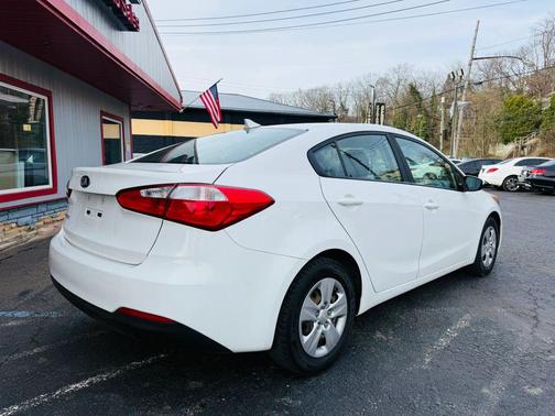 Clear White 2016 Kia Forte LX