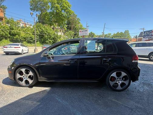 Deep Black Pearl Metallic 2012 Volkswagen GTI 4-Door