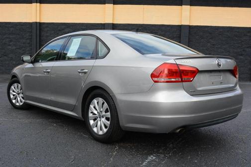 2013 Volkswagen Passat 2.5L Wolfsburg Edition