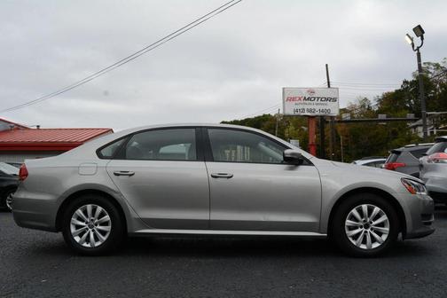 2013 Volkswagen Passat 2.5L Wolfsburg Edition