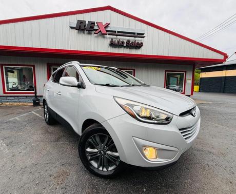 Diamond Silver Metallic 2015 Hyundai TUCSON SE