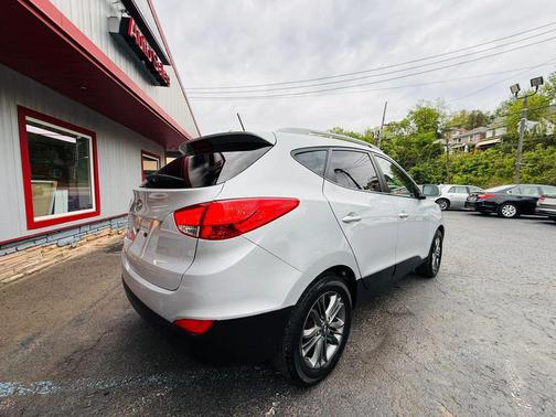Diamond Silver Metallic 2015 Hyundai TUCSON SE
