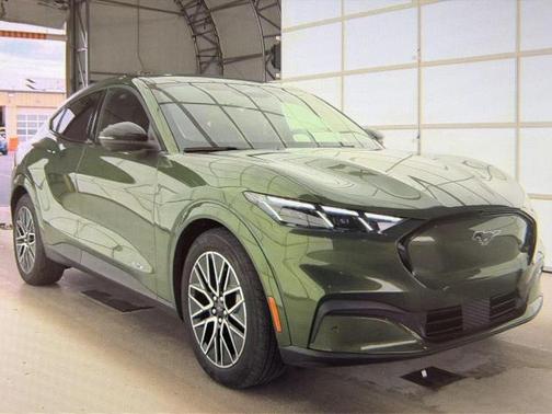ERUPTION GREEN METALLIC 2025 Ford Mustang Mach-E PREMIUM