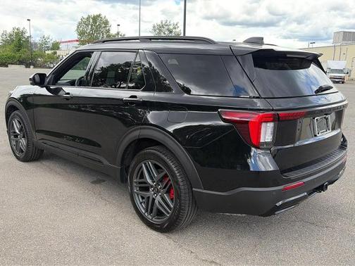 AGATE BLACK METALLIC 2025 Ford Explorer ST-LINE