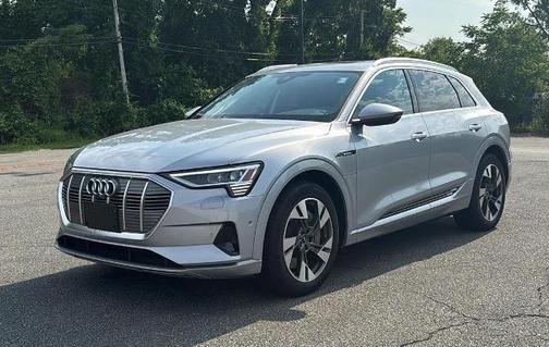 2023 Audi e-tron PREMIUM