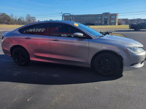 2016 Chrysler 200 LX