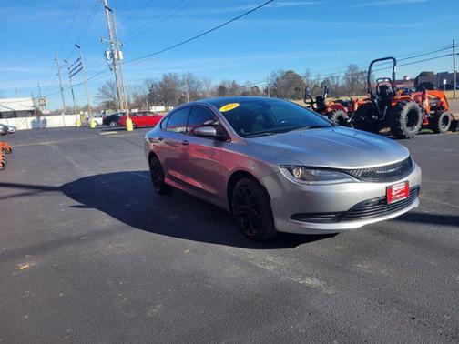 2016 Chrysler 200 LX