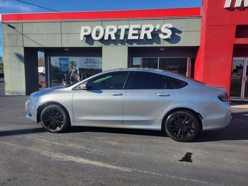 2016 Chrysler 200 LX