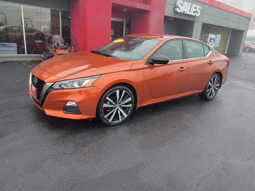 2022 Nissan Altima SR FWD