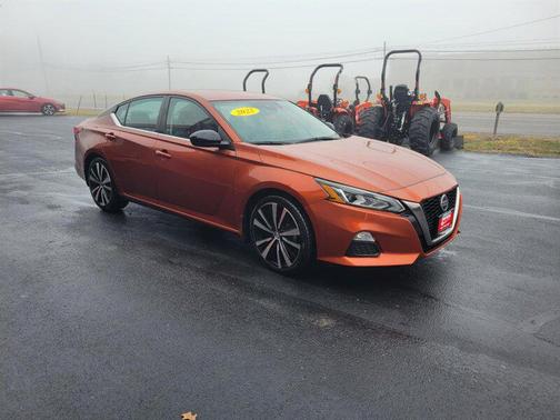 2022 Nissan Altima SR FWD