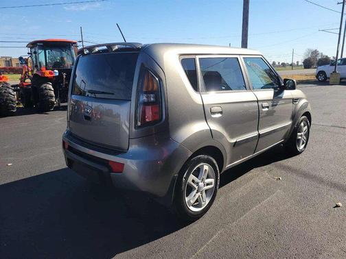 2010 Kia Soul +