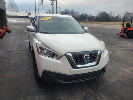 2020 Nissan Kicks SV