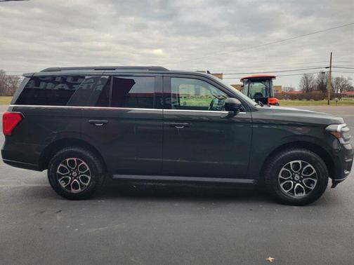 2023 Ford Expedition XLT