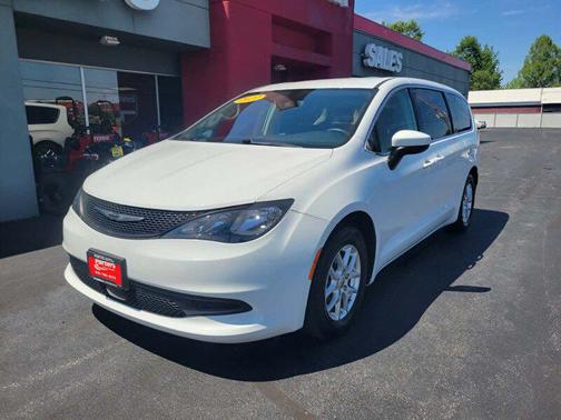 Bright White Clearcoat 2022 Chrysler Voyager LX