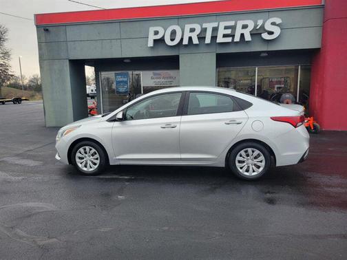 2020 Hyundai Accent SE