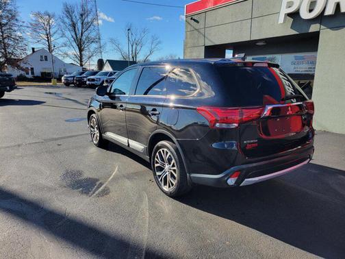 2018 Mitsubishi Outlander ES