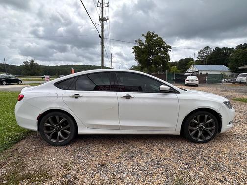 White 2016 Chrysler 200 S