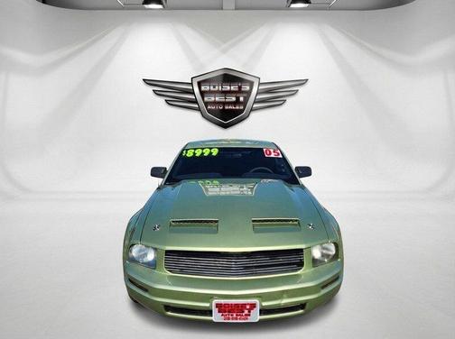 2005 Ford Mustang Deluxe