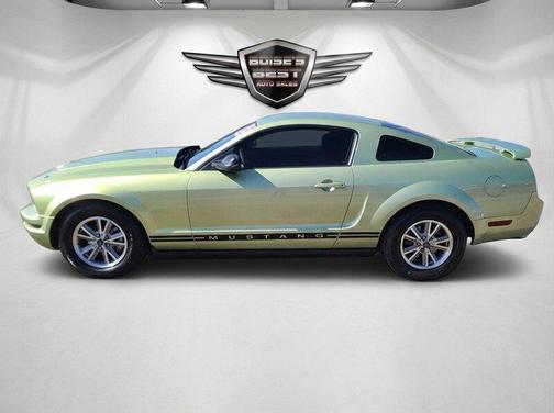 2005 Ford Mustang Deluxe
