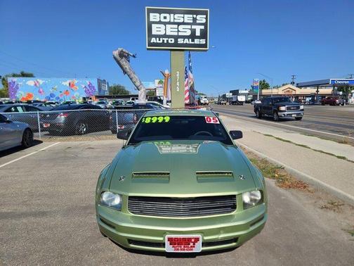 2005 Ford Mustang Deluxe
