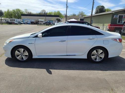 2013 Hyundai SONATA Hybrid Limited