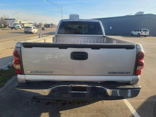 2004 Chevrolet Silverado 1500 LS Extended Cab